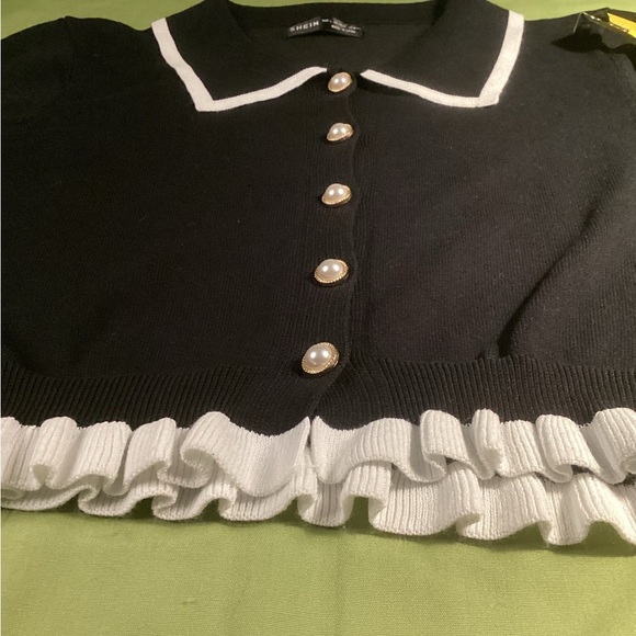 RUFFLES BLACK/WHITE WAIST TOP - Picture 3 of 12